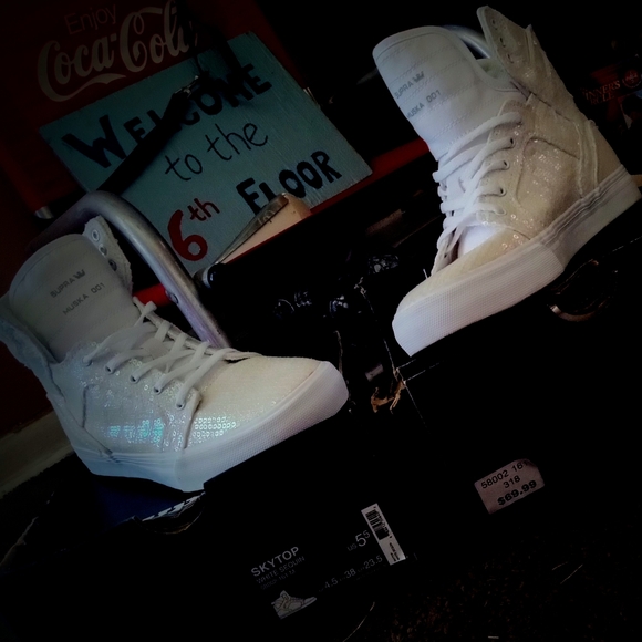 Shoes - Picture 2 of 5